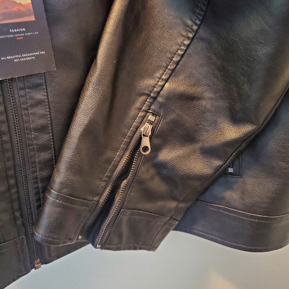 Men's NWT Pleather Jacket - Picture 3 of 4